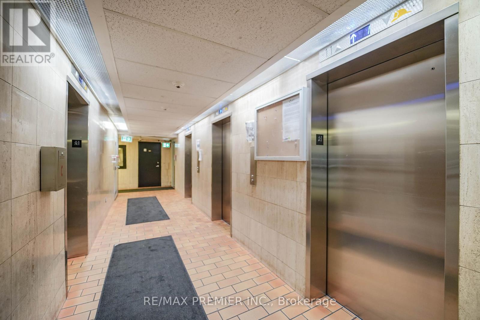 Property at # 110 - 340 DIXON ROAD image 4