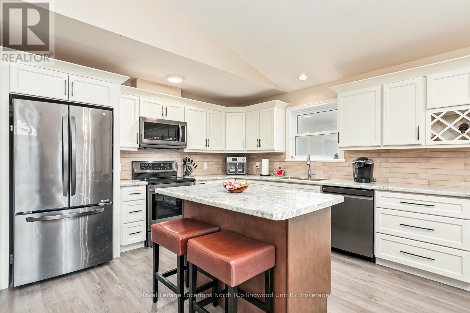 18 Shannon Court, Collingwood, Ontario  L9Y 5N9 - Photo 14 - S10435608