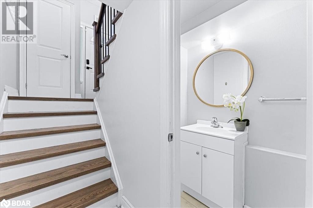 63 Ferris Lane Unit# I7, Barrie, Ontario  L4M 5C4 - Photo 14 - 40683431