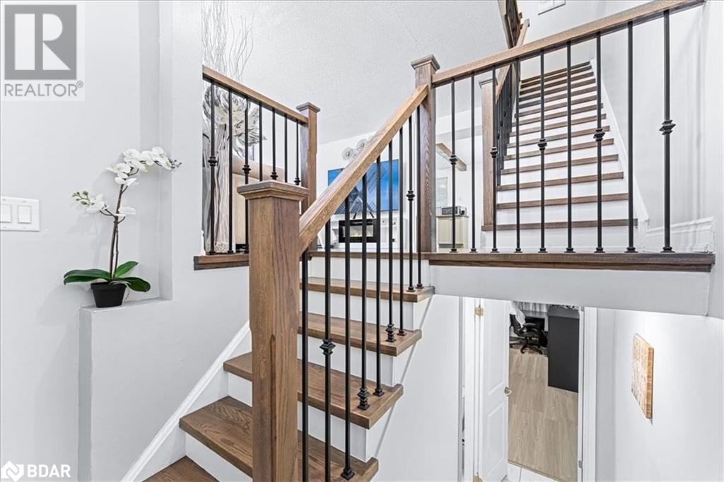 63 Ferris Lane Unit# I7, Barrie, Ontario  L4M 5C4 - Photo 2 - 40683431