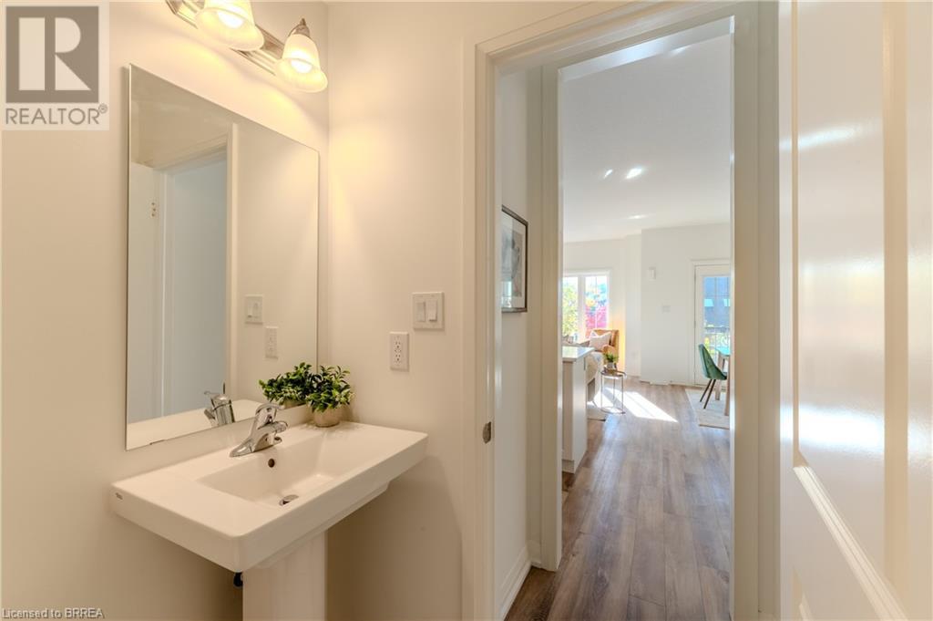 677 Park Road N Unit# 167, Brantford, Ontario  N3R 0C2 - Photo 13 - 40683284