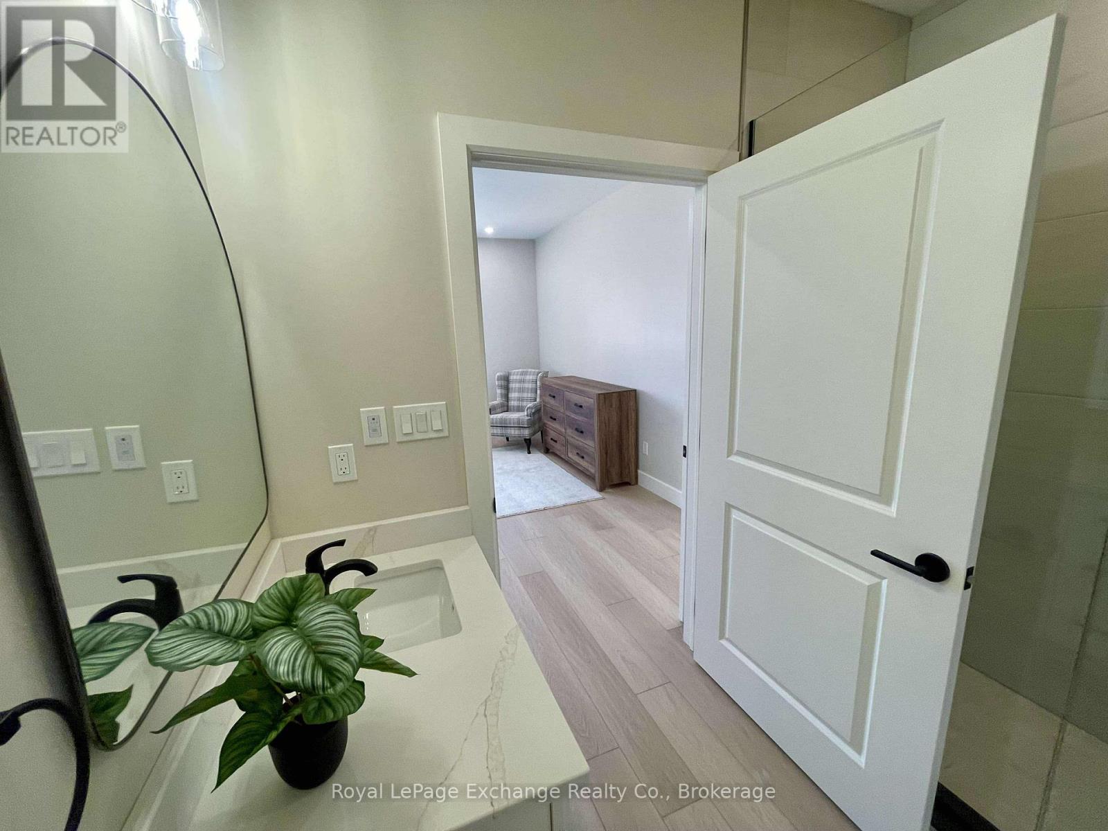 60 Mercedes Cres Crescent W, Kincardine, Ontario  N2Z 1G8 - Photo 6 - X11883054