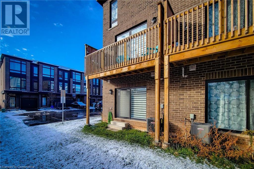 270 Melvin Avenue Avenue Unit# 27, Hamilton, Ontario  L8H 2K2 - Photo 4 - 40683678