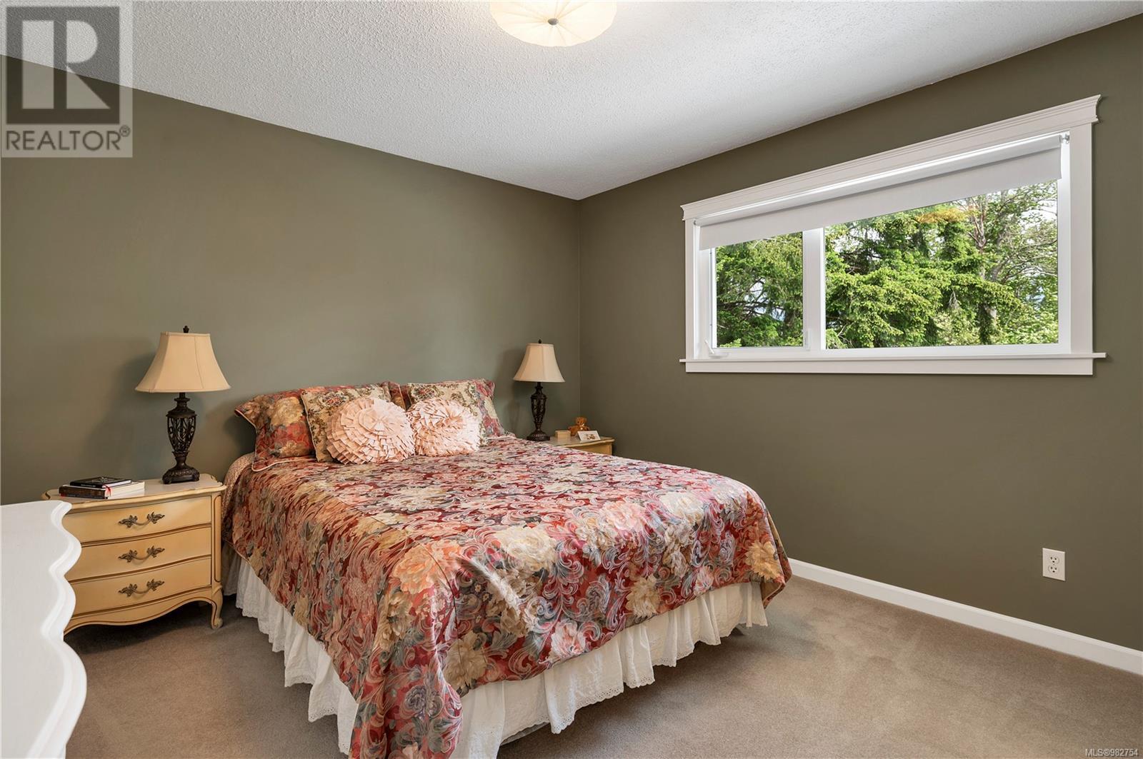 Property at 740 Nicholls Rd image 4