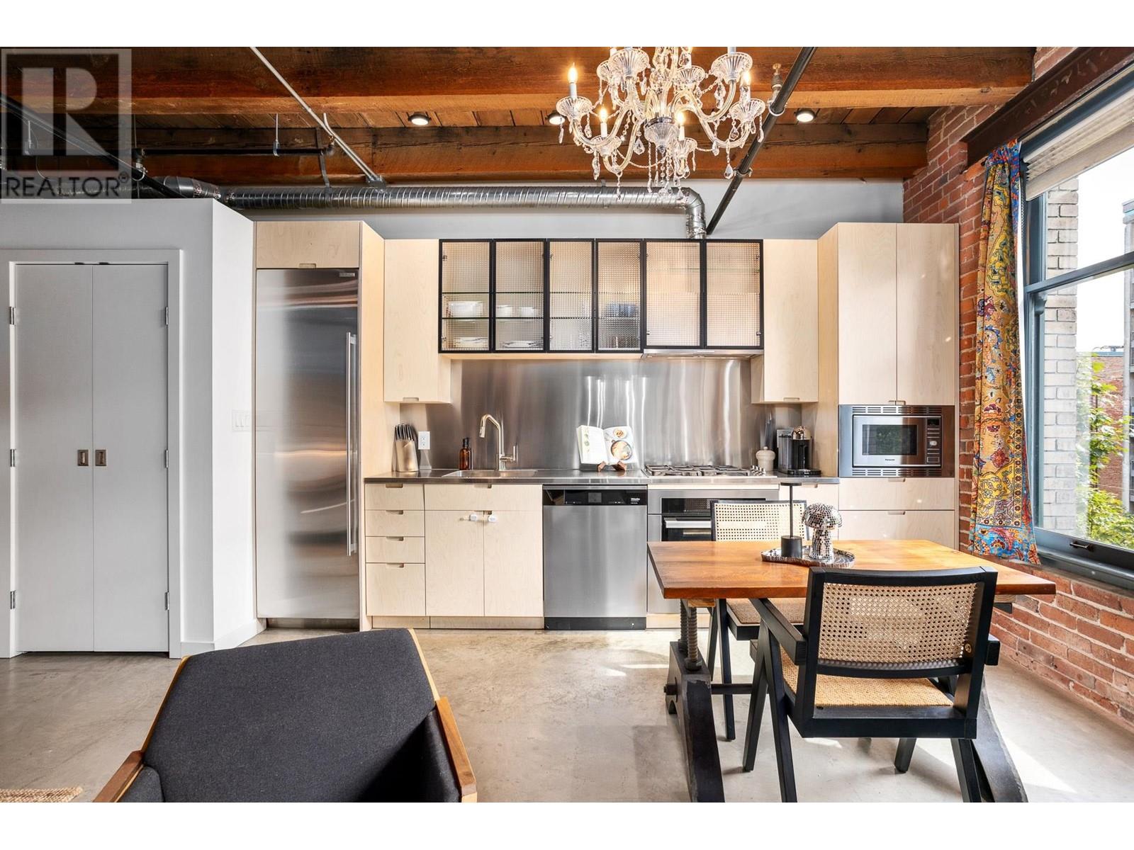 Listing Picture 14 of 31 : 310 55 E CORDOVA STREET, Vancouver / 溫哥華 - 魯藝地產 Yvonne Lu Group - MLS Medallion Club Member