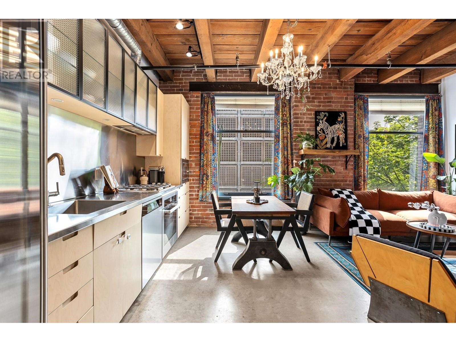 Listing Picture 16 of 31 : 310 55 E CORDOVA STREET, Vancouver / 溫哥華 - 魯藝地產 Yvonne Lu Group - MLS Medallion Club Member