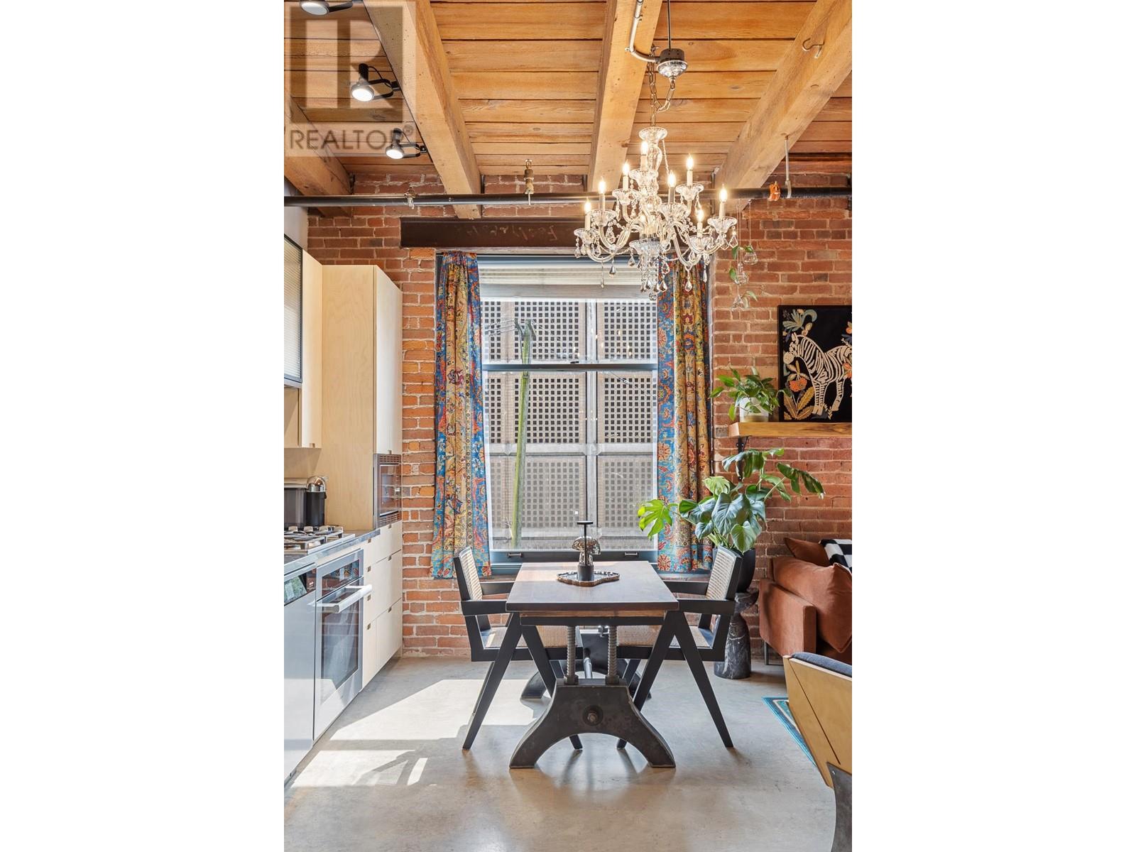 Listing Picture 17 of 31 : 310 55 E CORDOVA STREET, Vancouver / 溫哥華 - 魯藝地產 Yvonne Lu Group - MLS Medallion Club Member