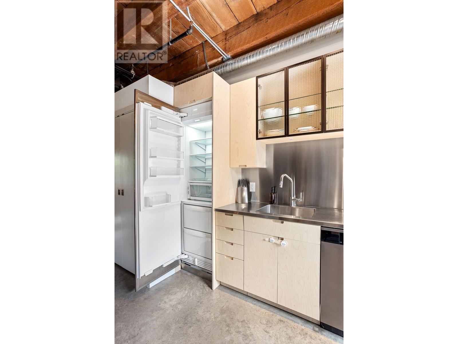 Listing Picture 18 of 31 : 310 55 E CORDOVA STREET, Vancouver / 溫哥華 - 魯藝地產 Yvonne Lu Group - MLS Medallion Club Member