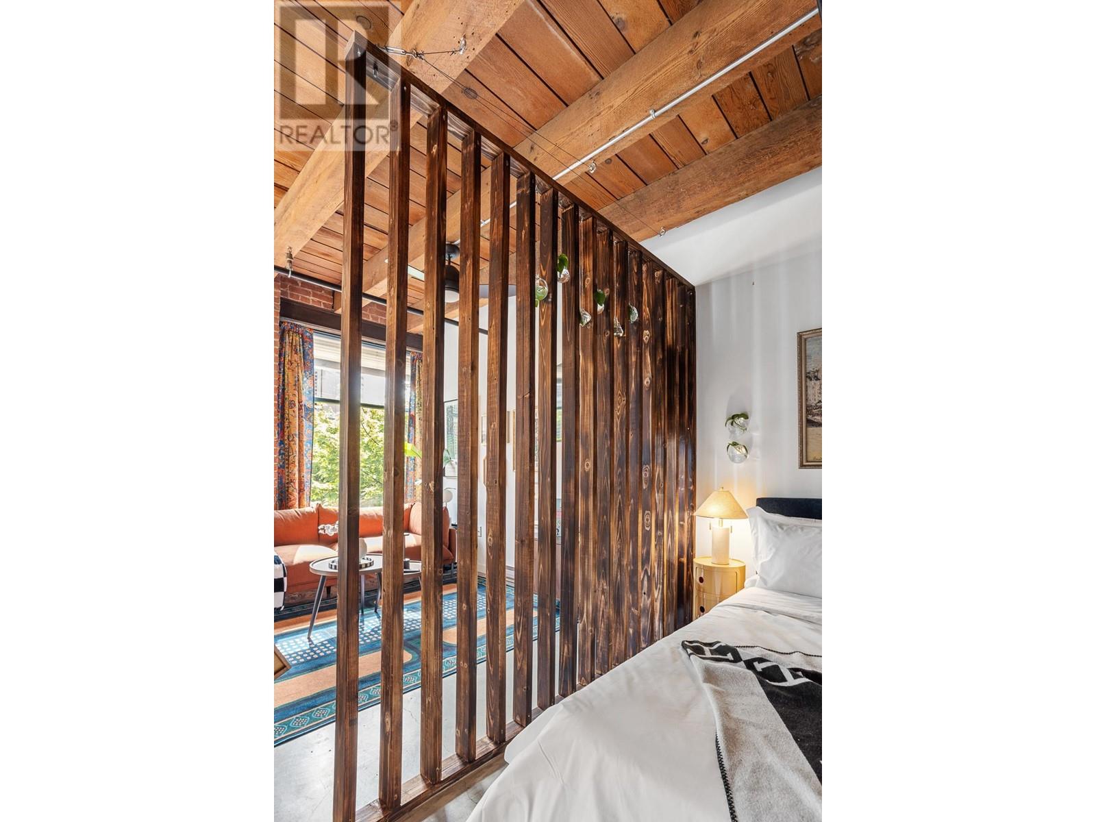 Listing Picture 20 of 31 : 310 55 E CORDOVA STREET, Vancouver / 溫哥華 - 魯藝地產 Yvonne Lu Group - MLS Medallion Club Member