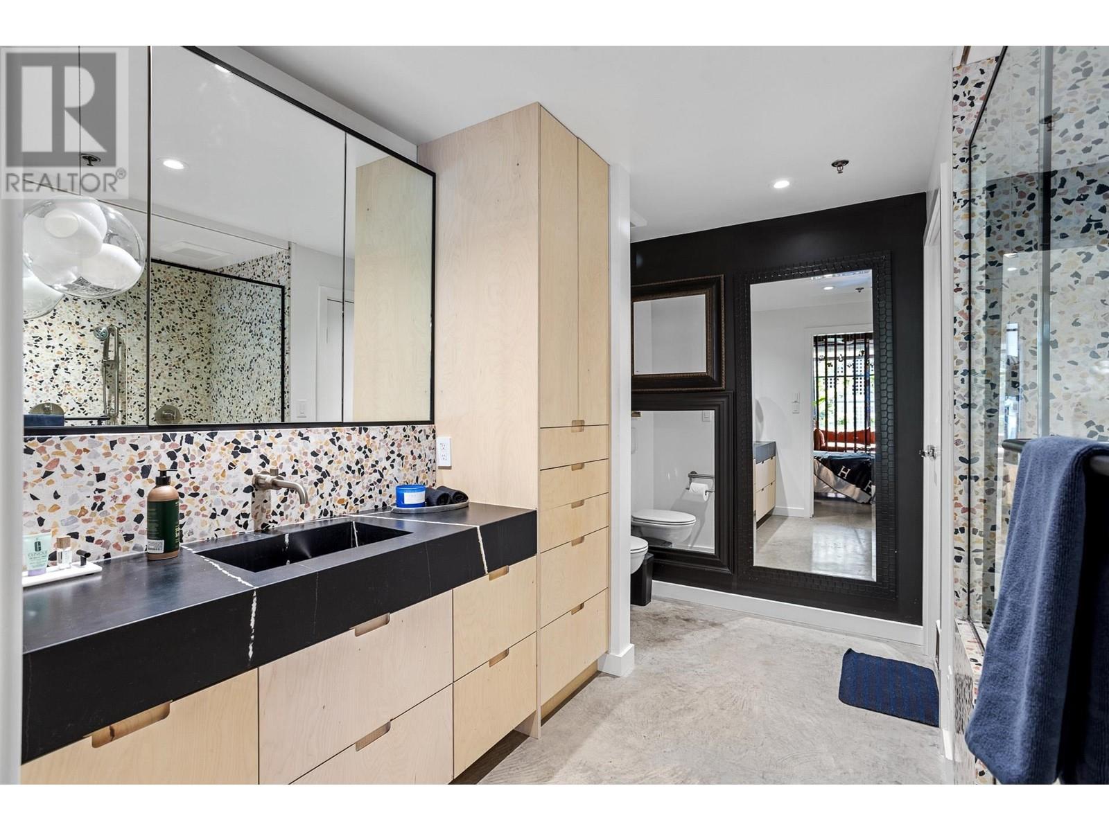 Listing Picture 21 of 31 : 310 55 E CORDOVA STREET, Vancouver / 溫哥華 - 魯藝地產 Yvonne Lu Group - MLS Medallion Club Member