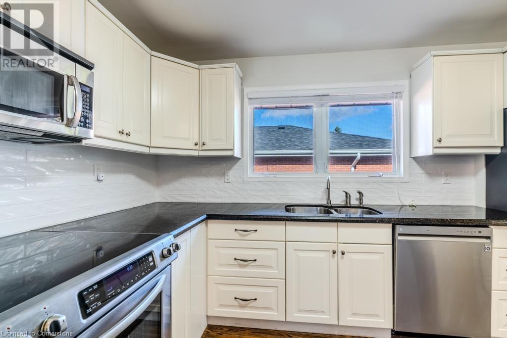 242 West 18th Street, Hamilton, Ontario  L9C 4G9 - Photo 7 - 40674260