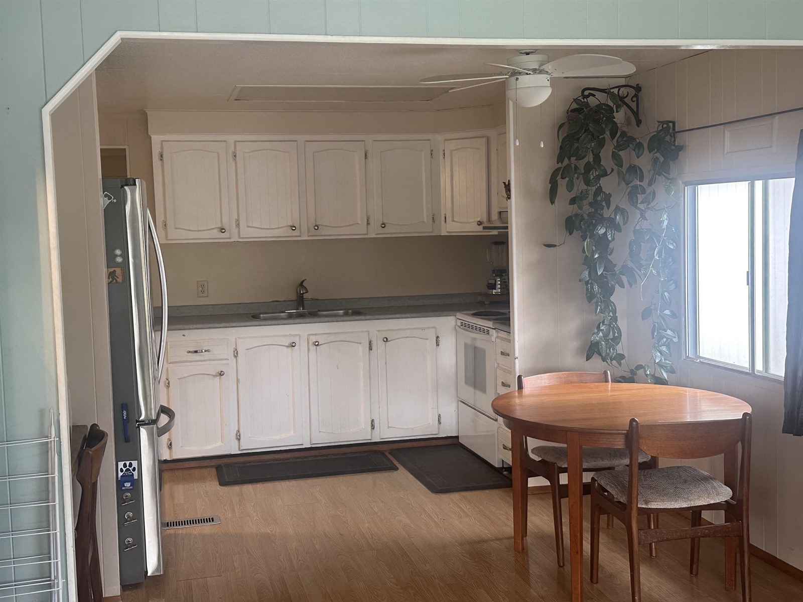 Property at 2215 CRYSTAL COURT image 2