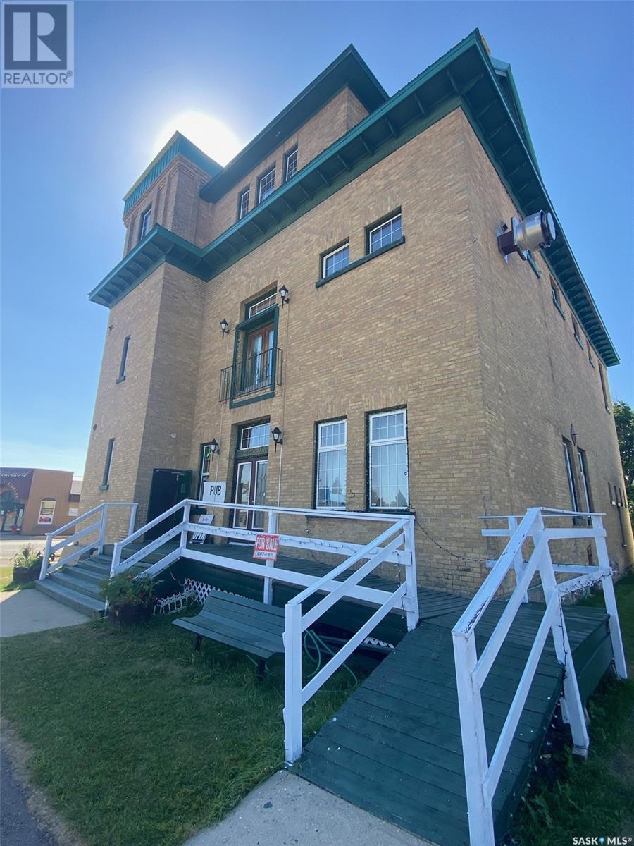 201 MAIN STREET, Arcola, Saskatchewan