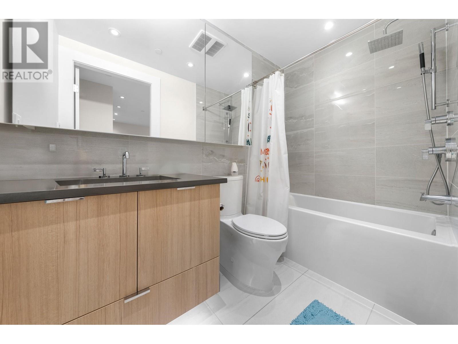 Listing Picture 20 of 40 : 2205 3430 E KENT AVENUE SOUTH, Vancouver / 溫哥華 - 魯藝地產 Yvonne Lu Group - MLS Medallion Club Member