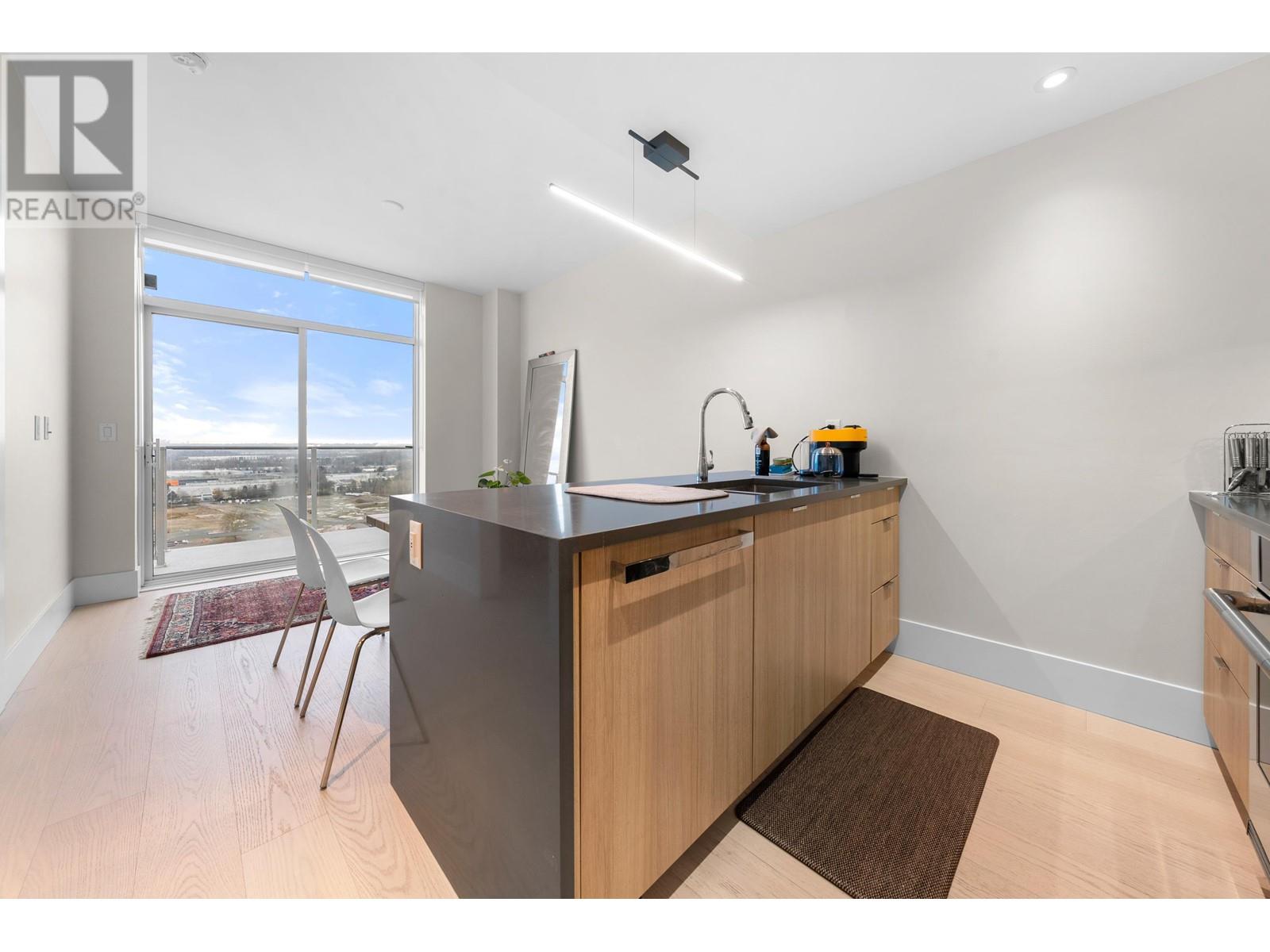 Listing Picture 11 of 40 : 2205 3430 E KENT AVENUE SOUTH, Vancouver / 溫哥華 - 魯藝地產 Yvonne Lu Group - MLS Medallion Club Member