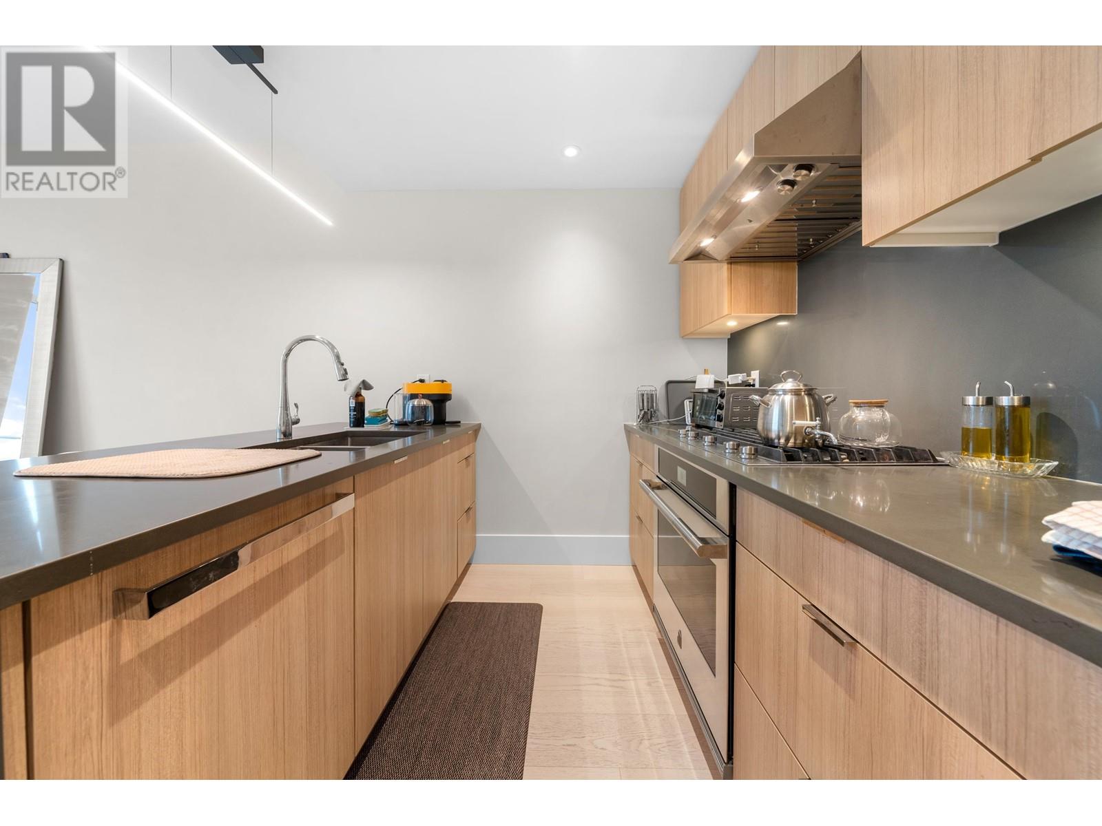 Listing Picture 12 of 40 : 2205 3430 E KENT AVENUE SOUTH, Vancouver / 溫哥華 - 魯藝地產 Yvonne Lu Group - MLS Medallion Club Member