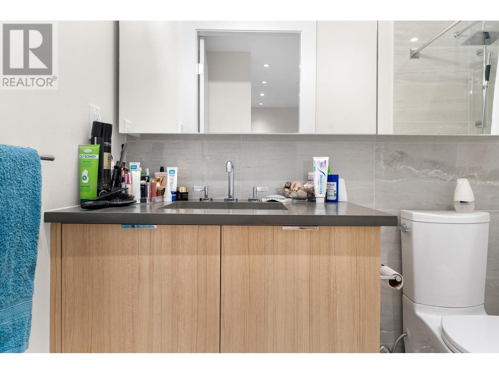 Listing Picture 24 of 40 : 2205 3430 E KENT AVENUE SOUTH, Vancouver / 溫哥華 - 魯藝地產 Yvonne Lu Group - MLS Medallion Club Member