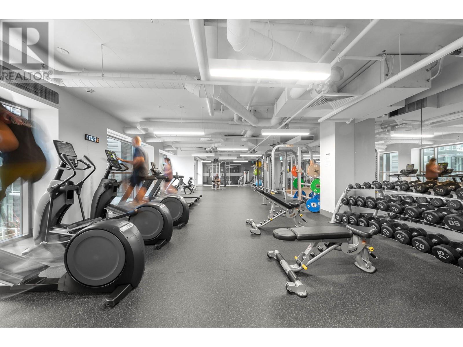 Listing Picture 35 of 40 : 2205 3430 E KENT AVENUE SOUTH, Vancouver / 溫哥華 - 魯藝地產 Yvonne Lu Group - MLS Medallion Club Member