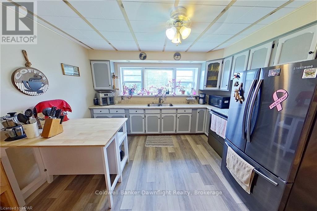 9 William Street, Huron East, Ontario  N0K 1G0 - Photo 9 - X10780890