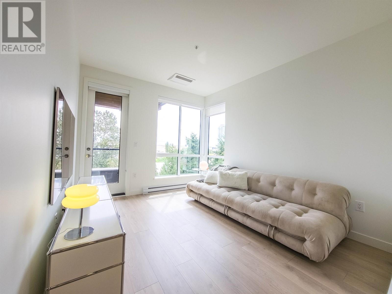 Listing Picture 2 of 19 : 514 7599 15TH STREET, Burnaby / 本拿比 - 魯藝地產 Yvonne Lu Group - MLS Medallion Club Member