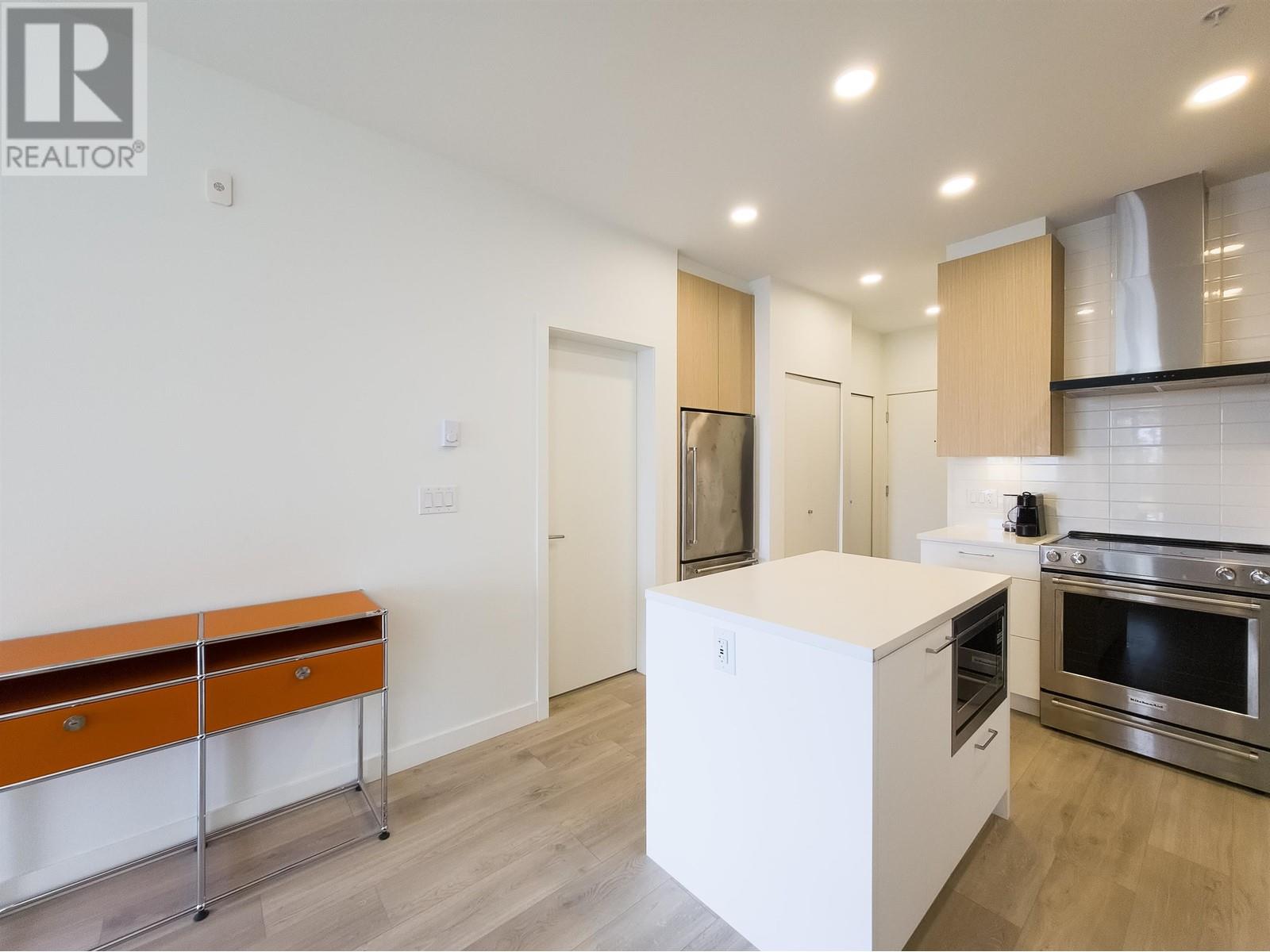 Listing Picture 3 of 19 : 514 7599 15TH STREET, Burnaby / 本拿比 - 魯藝地產 Yvonne Lu Group - MLS Medallion Club Member