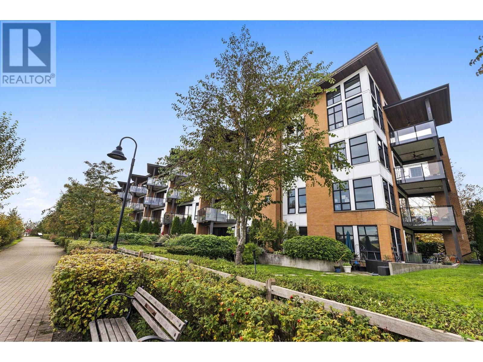 302 220 SALTER STREET