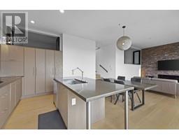 302 220 SALTER STREET