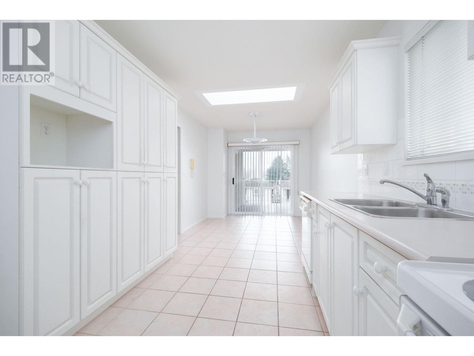 5257 Norfolk Street, Burnaby, British Columbia  V5G 1G3 - Photo 14 - R2949098