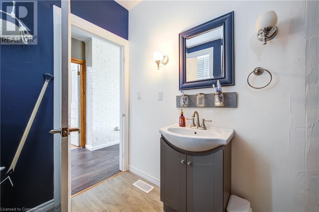 58 Shakespeare Street, Stratford, Ontario  N5A 3W3 - Photo 23 - 40674826