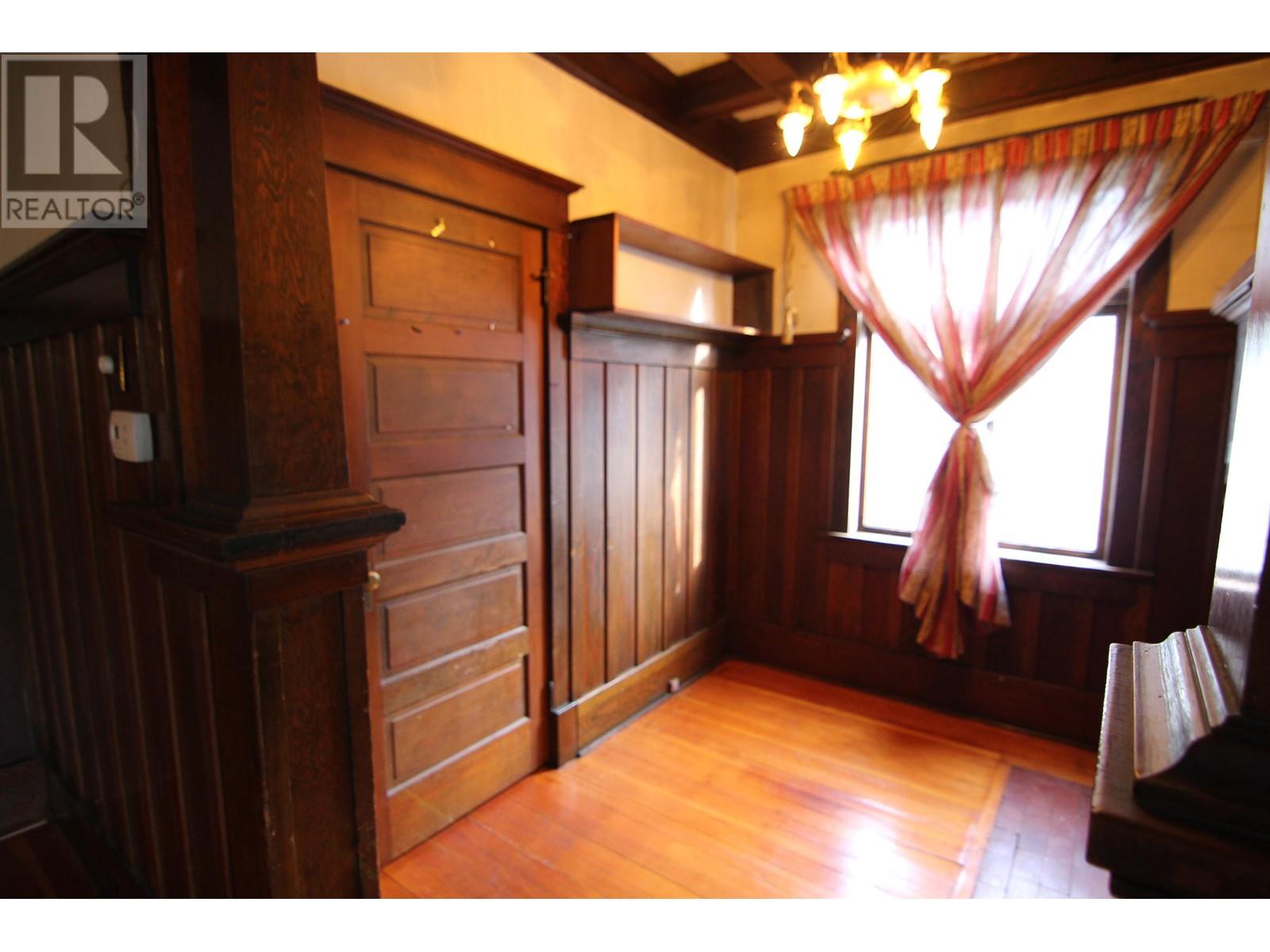 Listing Picture 22 of 36 : 448 E 12TH AVENUE, Vancouver / 溫哥華 - 魯藝地產 Yvonne Lu Group - MLS Medallion Club Member