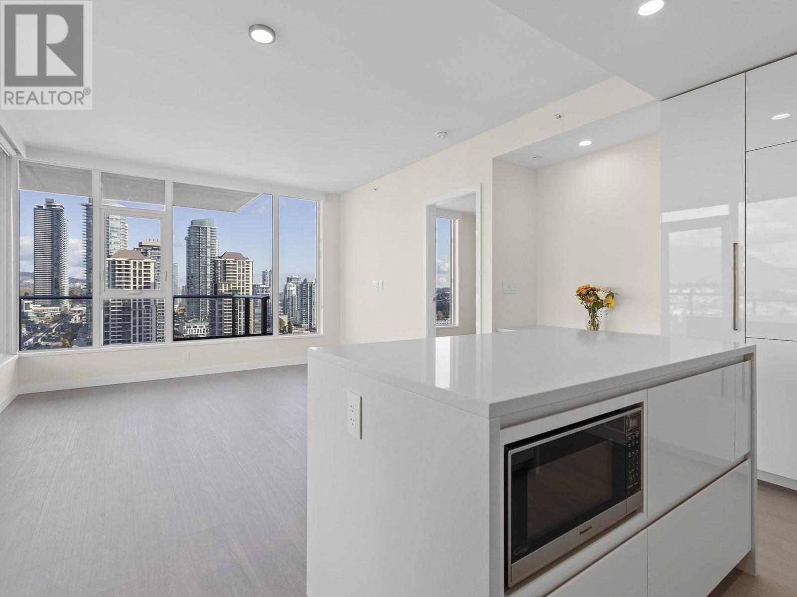 Listing Picture 9 of 33 : 2107 4168 LOUGHEED HIGHWAY, Burnaby / 本拿比 - 魯藝地產 Yvonne Lu Group - MLS Medallion Club Member