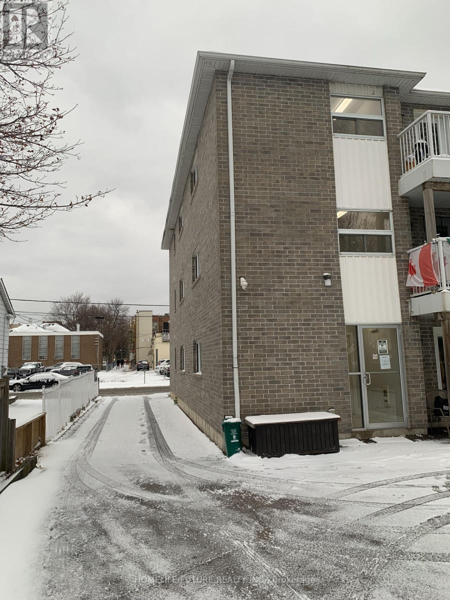 115 Celina Street, Oshawa (Central), Ontario  L1H 4N3 - Photo 4 - E11883491