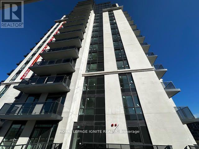 1903 - 202 Burnhamthorpe Road E, Mississauga, Ontario  L5A 0B2 - Photo 1 - W11883488