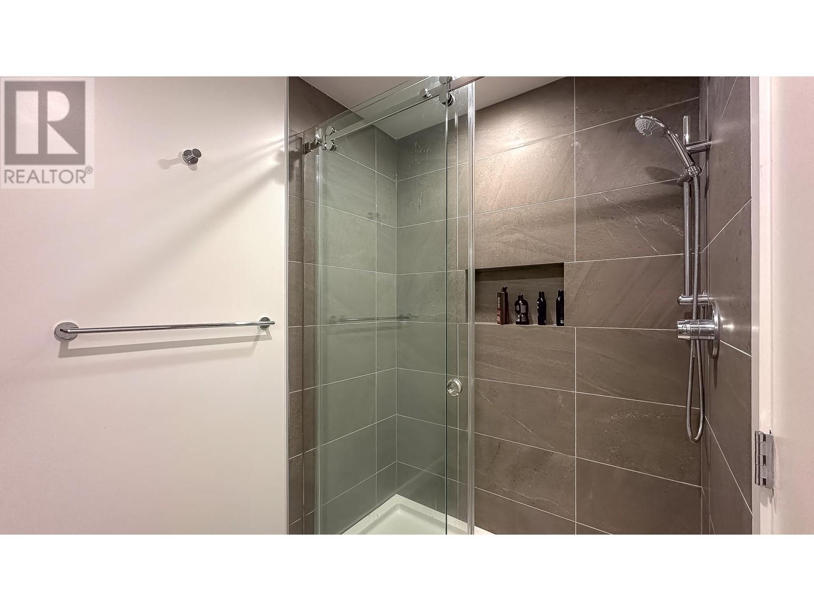 Listing Picture 19 of 31 : 2206 2181 MADISON AVENUE, Burnaby / 本拿比 - 魯藝地產 Yvonne Lu Group - MLS Medallion Club Member