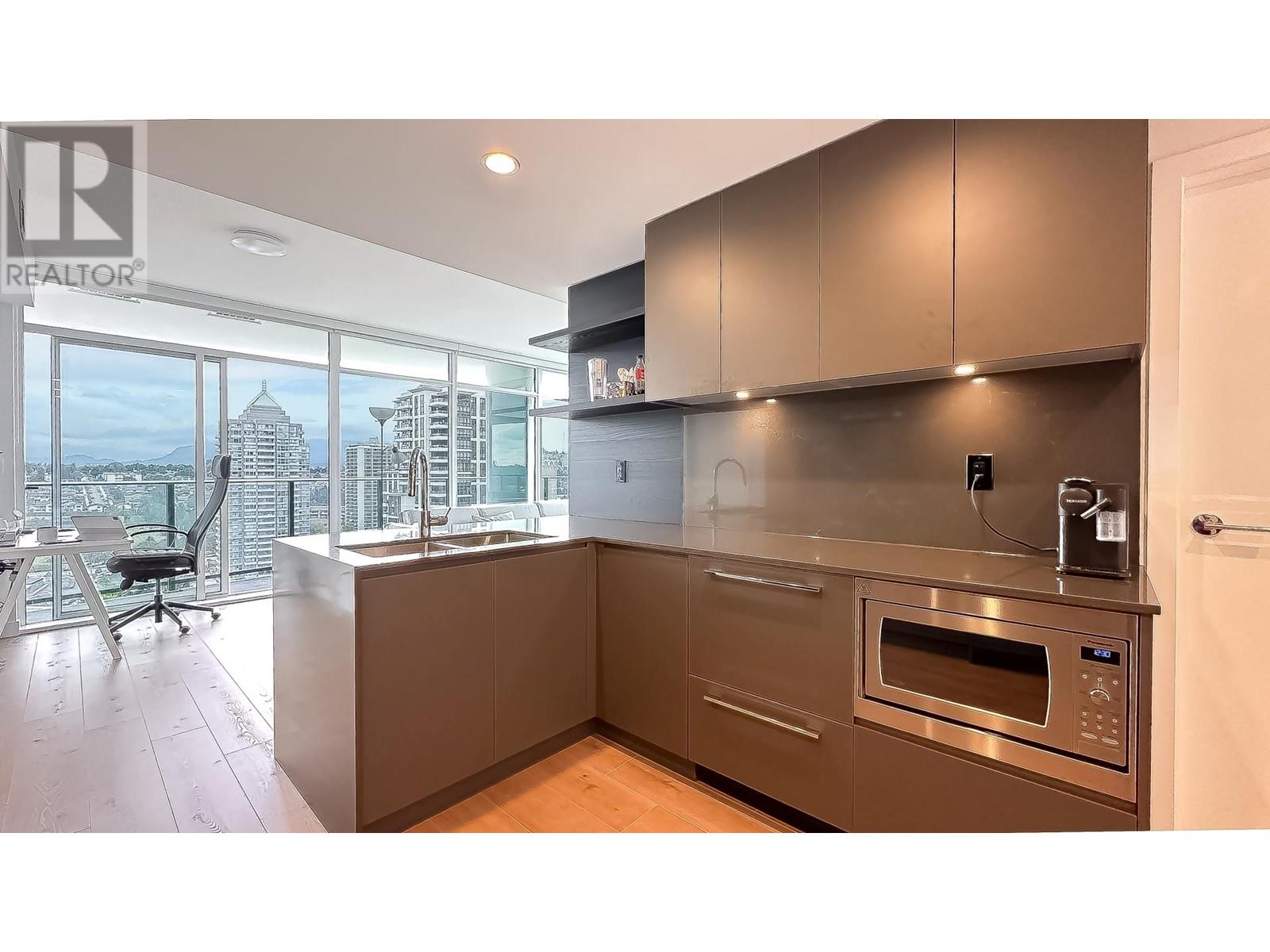 Listing Picture 8 of 31 : 2206 2181 MADISON AVENUE, Burnaby / 本拿比 - 魯藝地產 Yvonne Lu Group - MLS Medallion Club Member