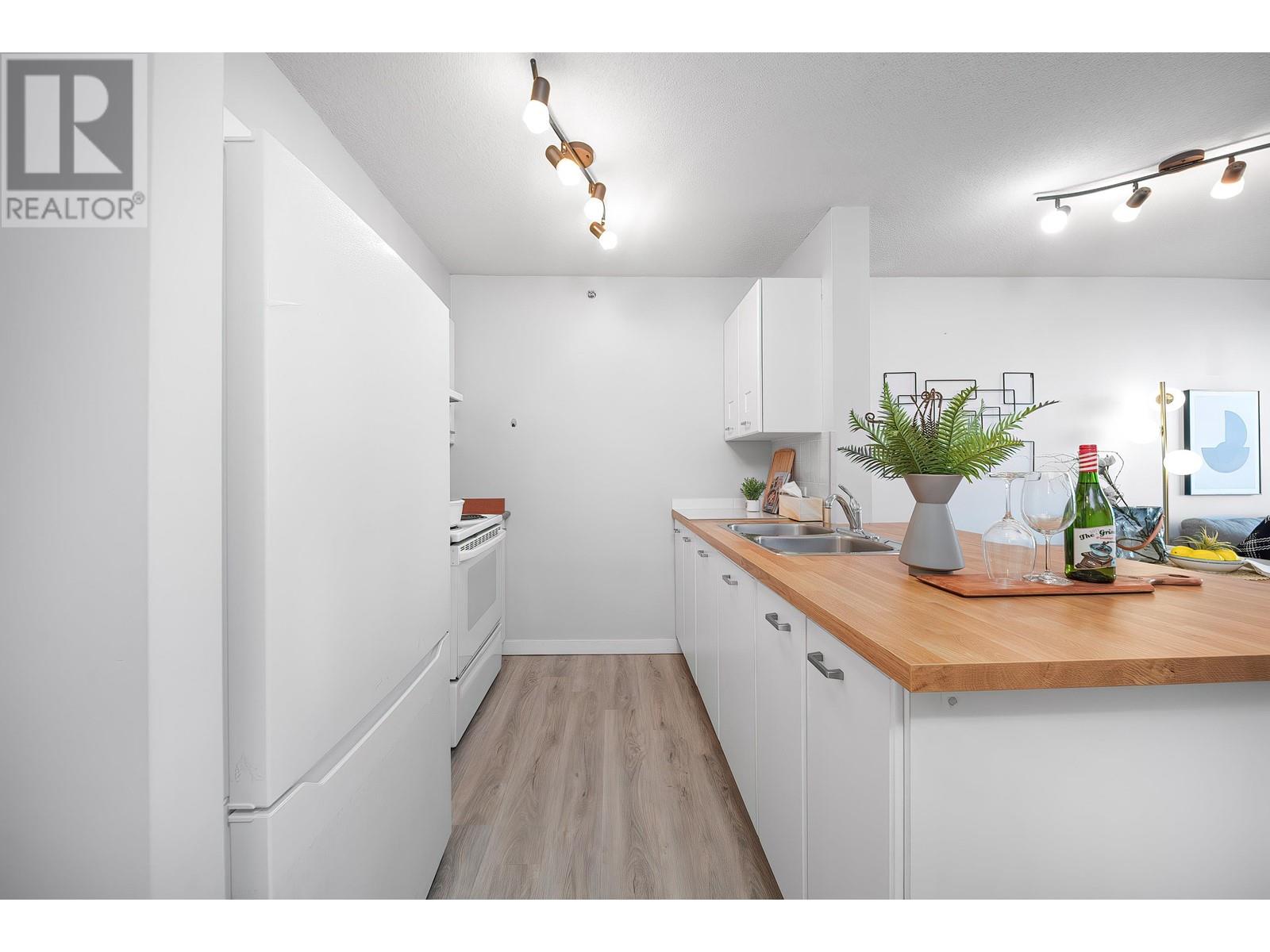 1606 3438 Vanness Avenue, Vancouver, British Columbia V5R 6E7 - Photo 9 - R2949013