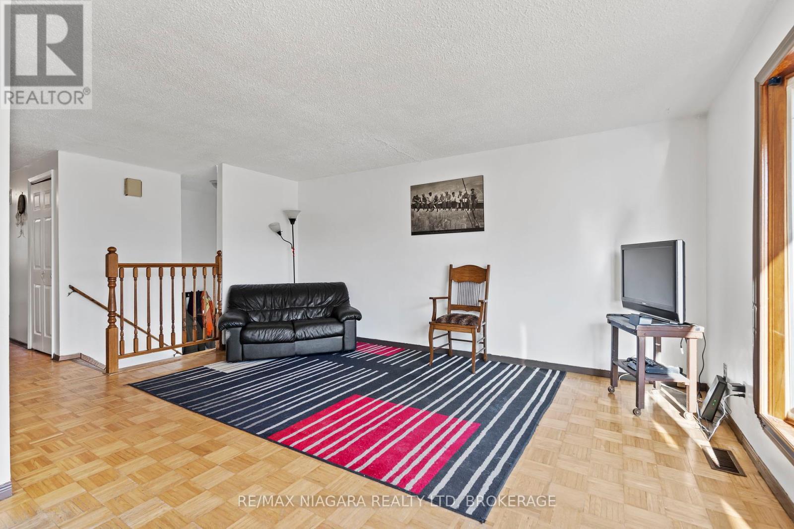 5013 Gage Court, Niagara Falls (212 - Morrison), Ontario  L2E 7B5 - Photo 6 - X11883536