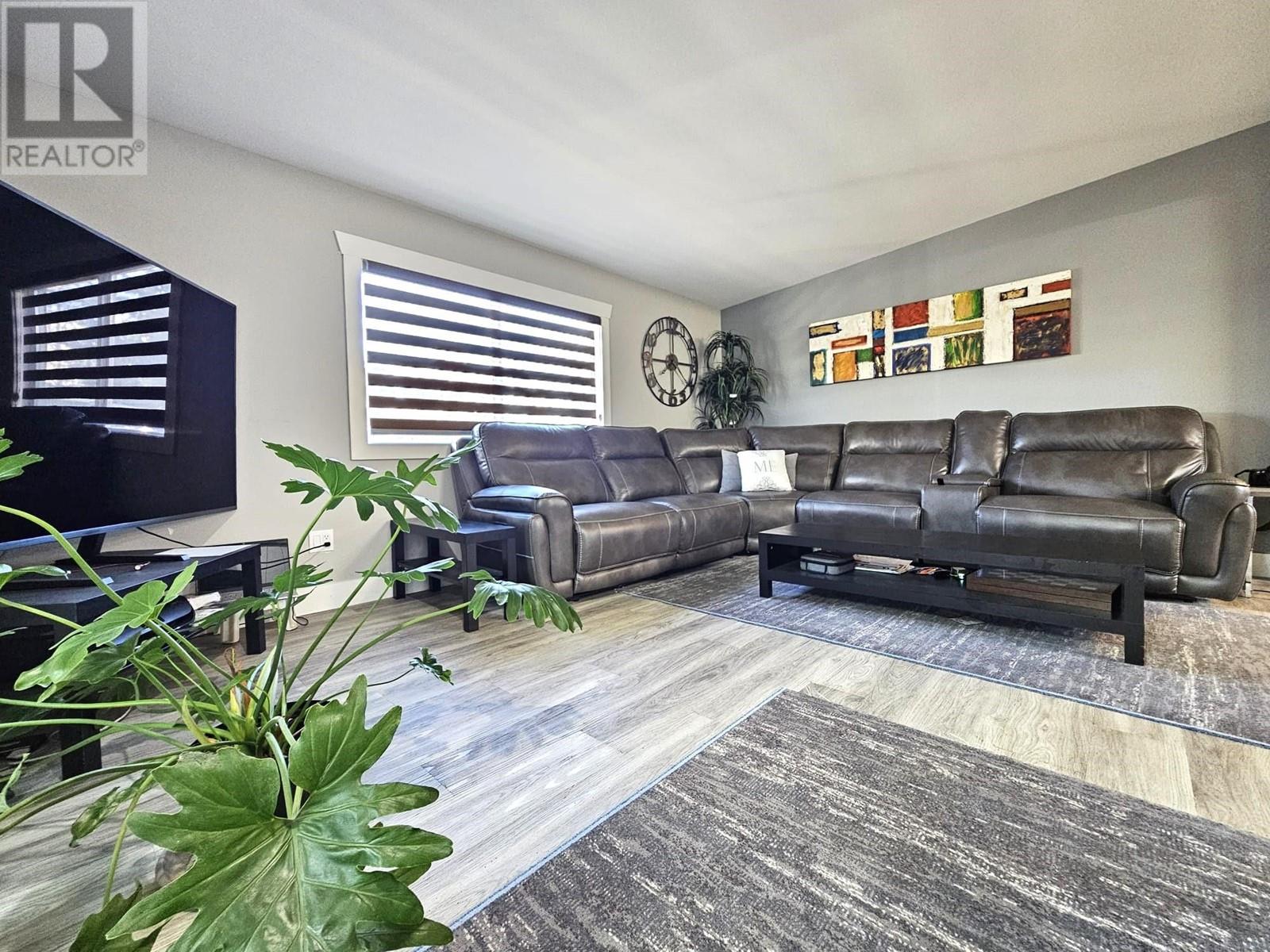 310 201 Cayer Street, Coquitlam, British Columbia  V3K 5A9 - Photo 4 - R2948173