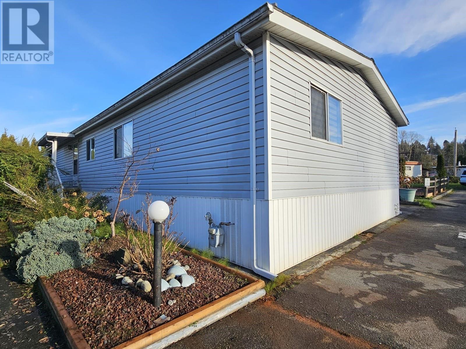 310 201 Cayer Street, Coquitlam, British Columbia  V3K 5A9 - Photo 2 - R2948173