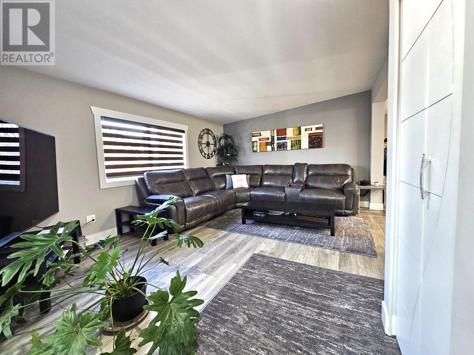 310 201 Cayer Street, Coquitlam, British Columbia  V3K 5A9 - Photo 5 - R2948173
