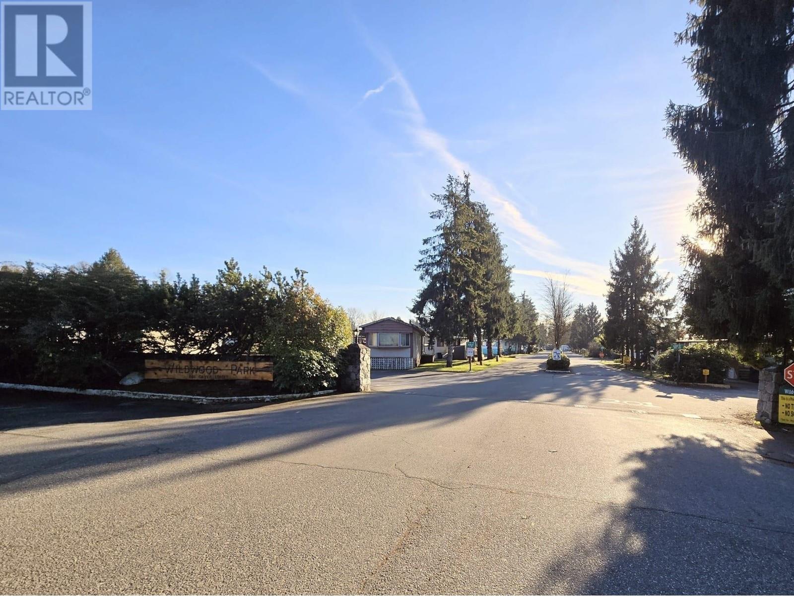 310 201 Cayer Street, Coquitlam, British Columbia  V3K 5A9 - Photo 1 - R2948173