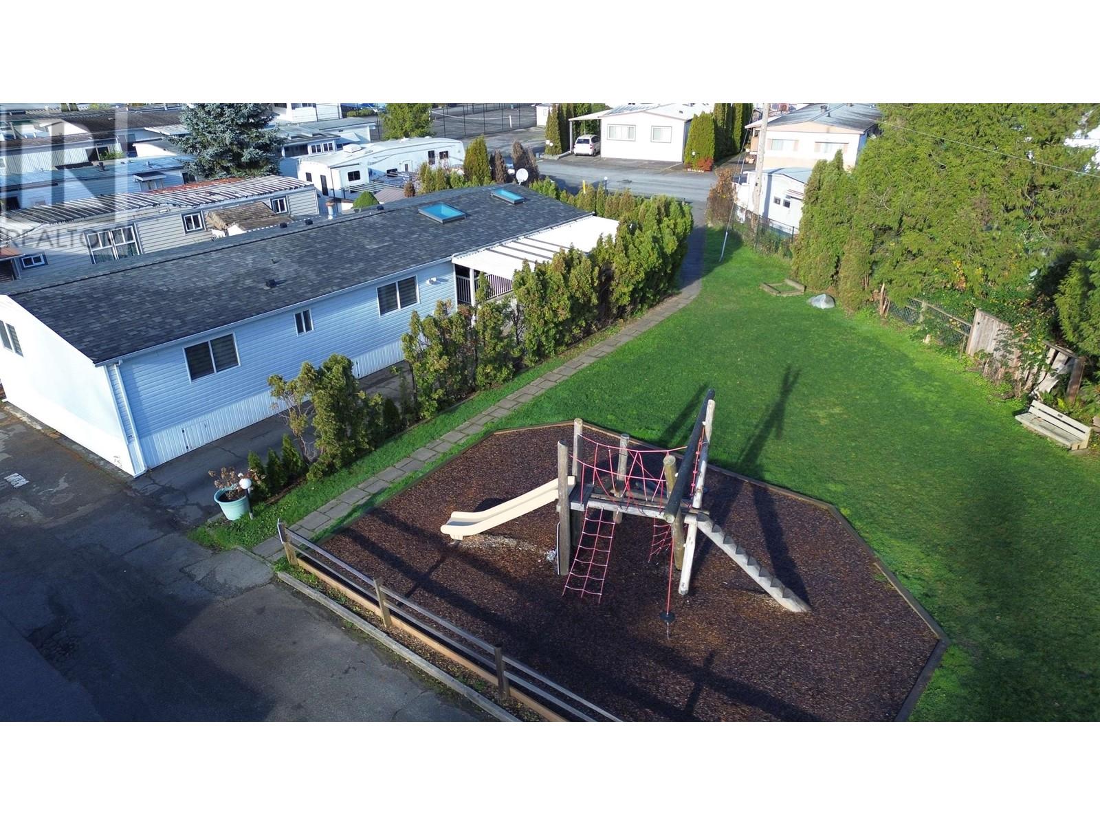 310 201 Cayer Street, Coquitlam, British Columbia  V3K 5A9 - Photo 32 - R2948173