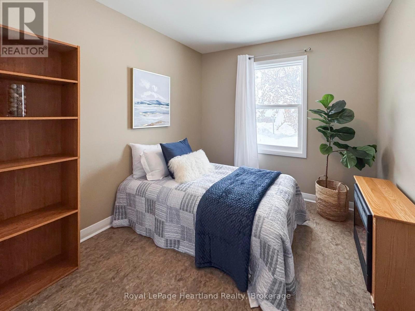 126 Sanders Street E, South Huron, Ontario  N0M 1S1 - Photo 15 - X11882915