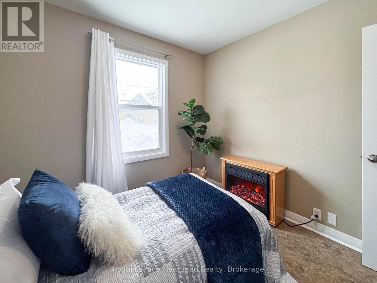 126 Sanders Street E, South Huron, Ontario  N0M 1S1 - Photo 16 - X11882915