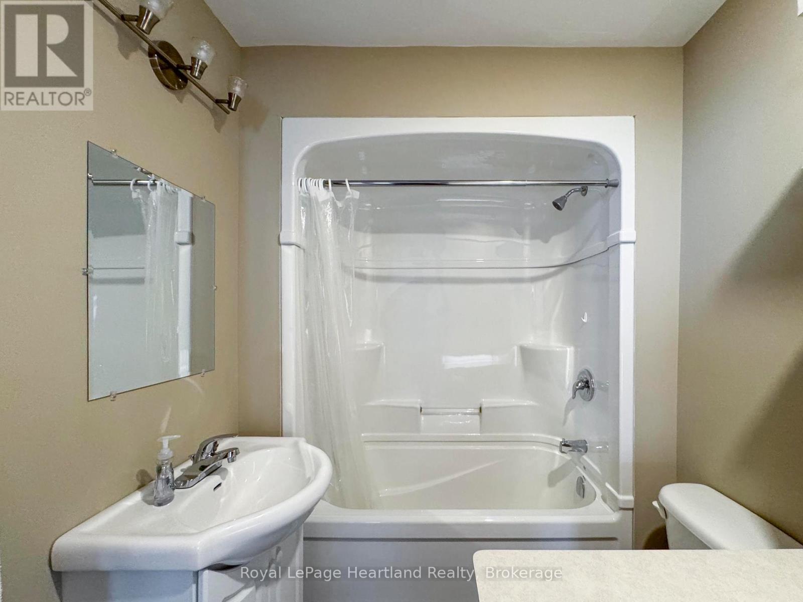 126 Sanders Street E, South Huron, Ontario  N0M 1S1 - Photo 26 - X11882915