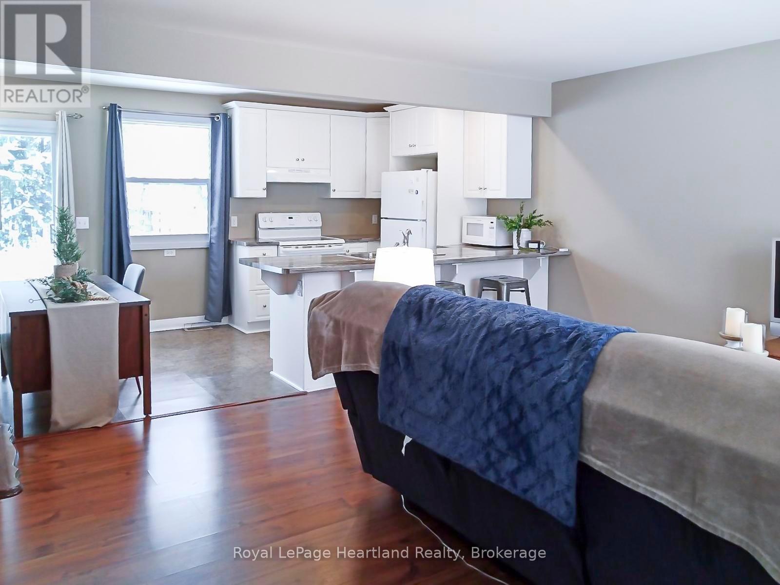 126 Sanders Street E, South Huron, Ontario  N0M 1S1 - Photo 3 - X11882915