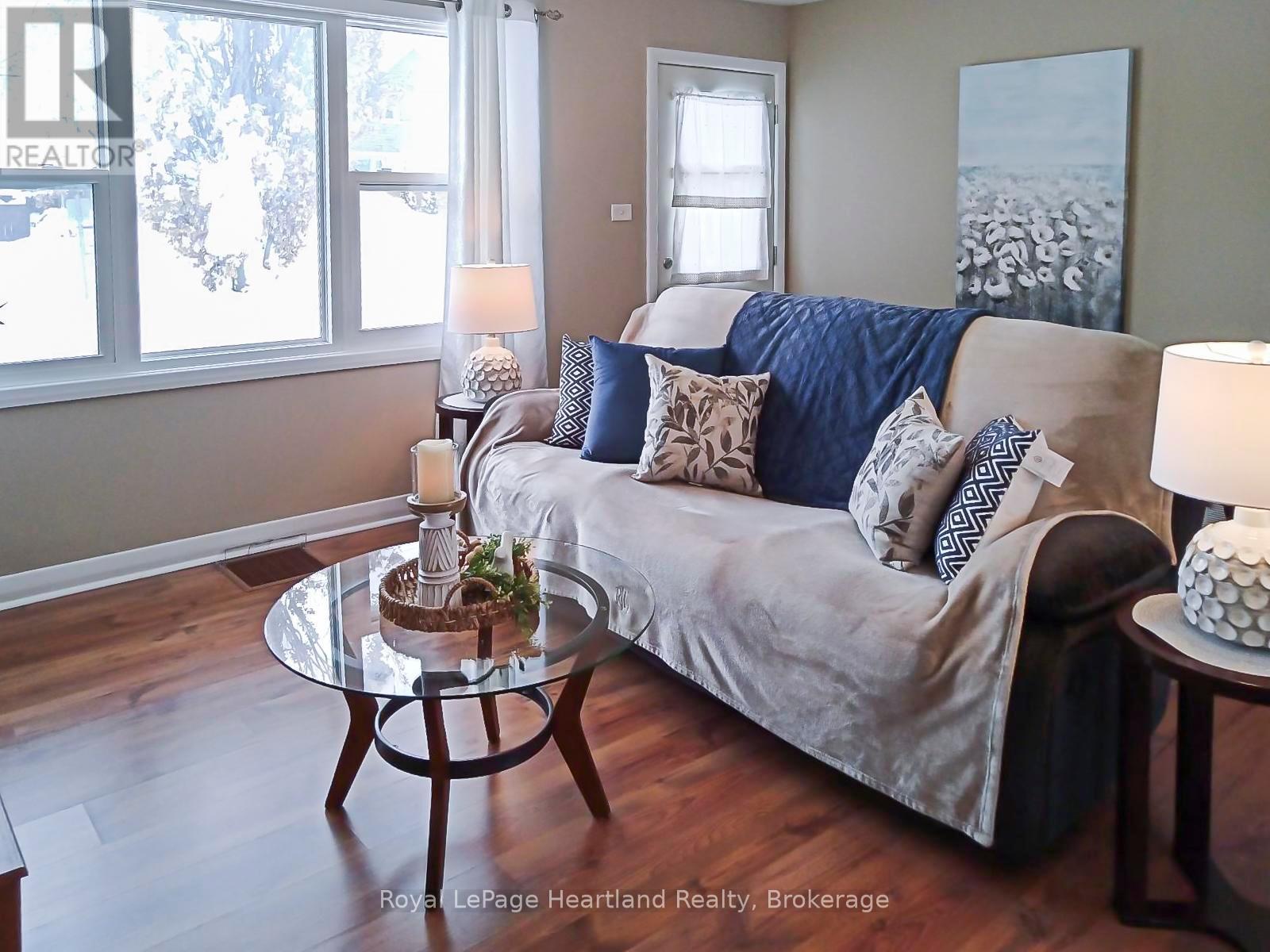 126 Sanders Street E, South Huron, Ontario  N0M 1S1 - Photo 4 - X11882915