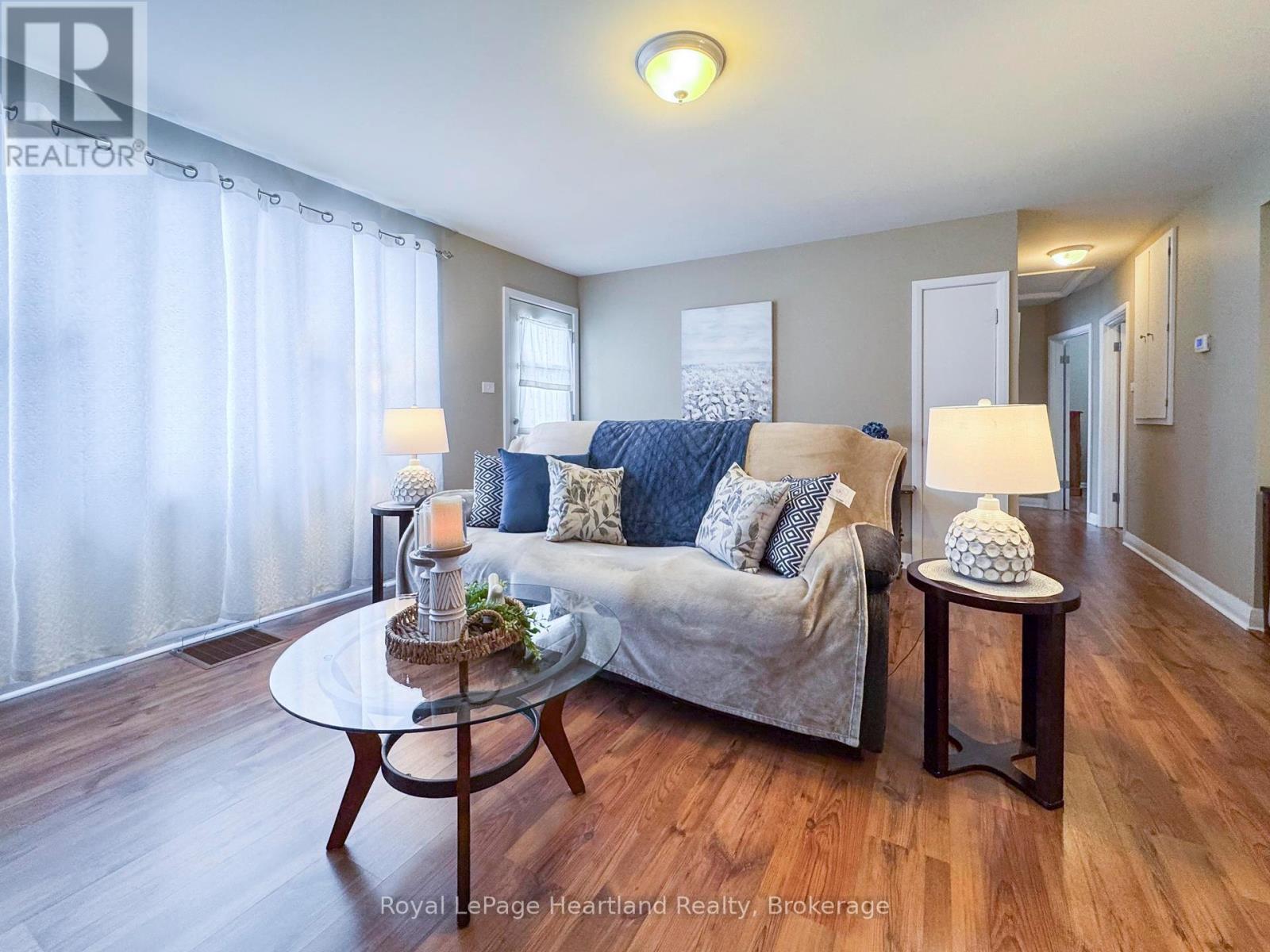 126 Sanders Street E, South Huron, Ontario  N0M 1S1 - Photo 5 - X11882915