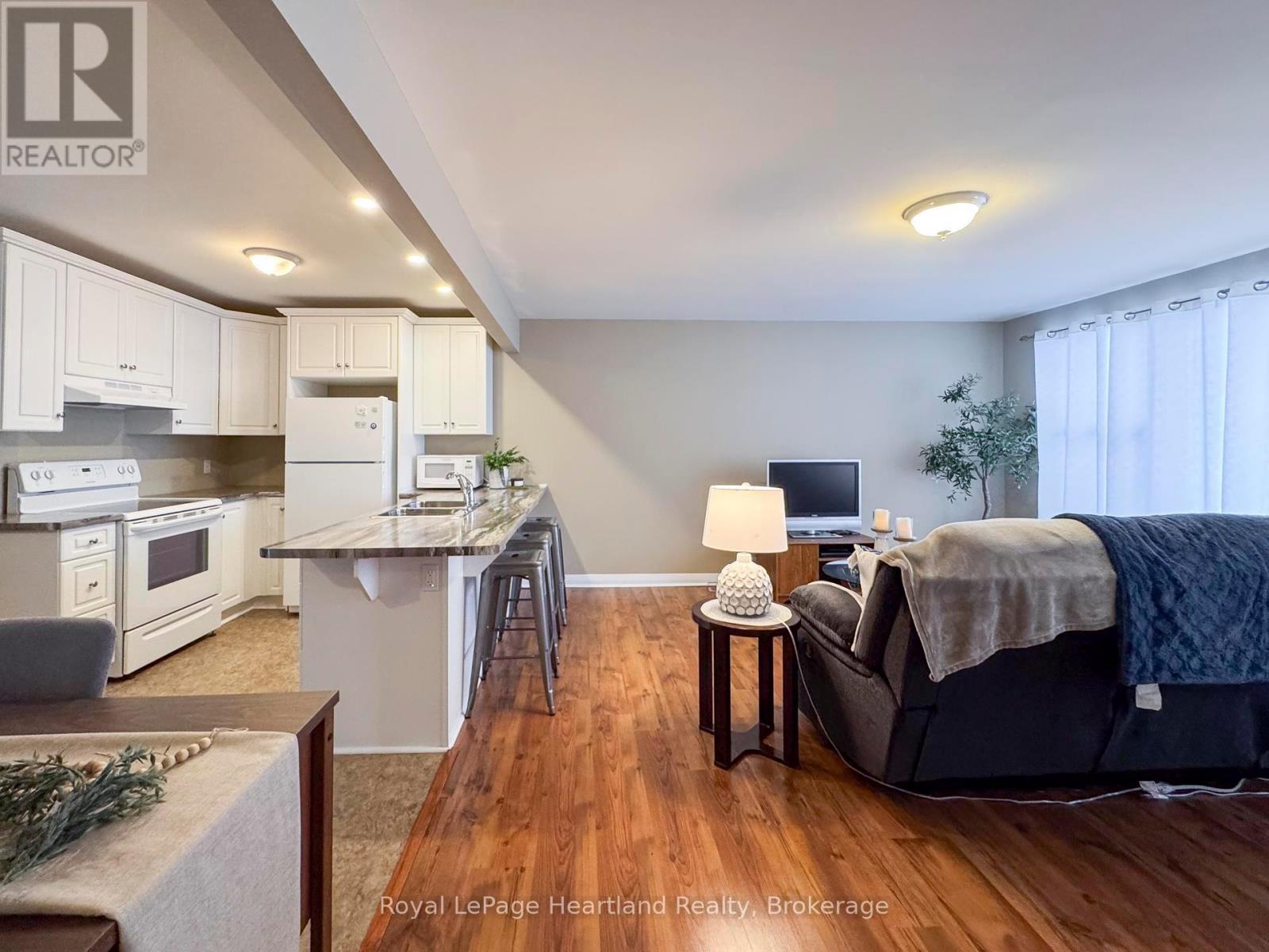 126 Sanders Street E, South Huron, Ontario  N0M 1S1 - Photo 7 - X11882915