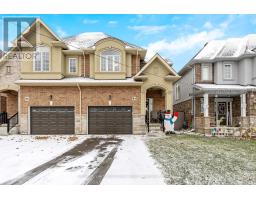 84 BOBOLINK ROAD, Hamilton, Ontario